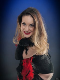 2018-04-07 Annie91 in corset, worn over black strapless bra and control briefs worn as hotpants