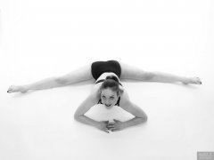 2018-04-07 Annie91 in neoprene sports top and black control briefs worn as hotpants