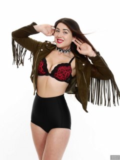 2018-06-15 Tatjana Bastet in black style 210 girdle worn as hotpants and her own bra worn as top