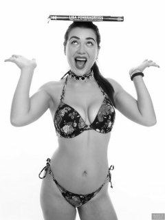 2018-06-15 Tatjana Bastet in her own flowery bikini