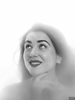 2018-06-15 Tatjana Bastet headshot through filter