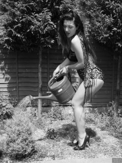 2018-06-15 Tatjana Bastet - watering the plants