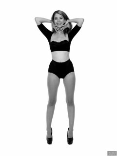 2018-07-25 Twinklenose, in black bra and black lycra control briefs worn as hotpants
