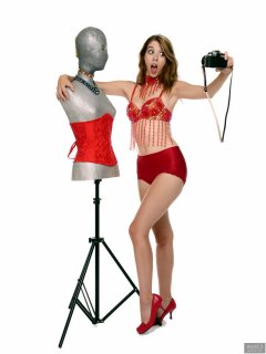 2018-07-25 Twinklenose, with silver android, in red dance costume