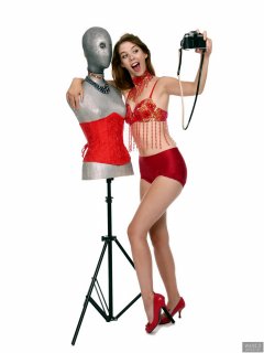 2018-07-25 Twinklenose, with silver android, in red dance costume
