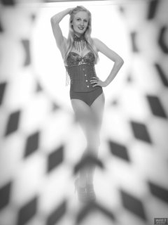 2018-09-01 Christina Elsom - through a funky filter