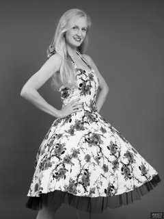 2018-09-01 Christina Elsom - in her own summer dress