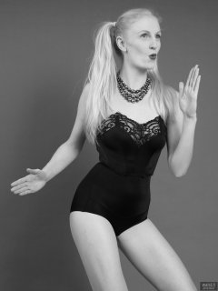 2018-09-01 Christina Elsom - in black Miraclesuit bodyshaper