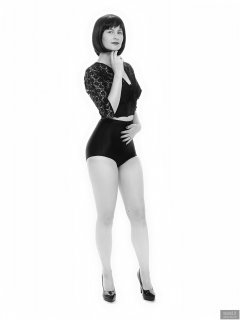 2018-09-16 Saffine in black strapless bra top, black bolero and  black Style 210 pantie girdle worn as hotpants