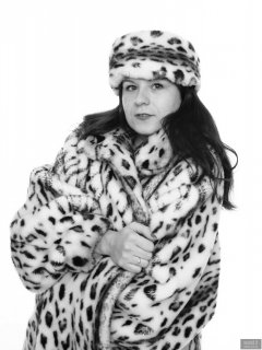 2018-10-21 Darya (DaryaM) in vintage fur coat (synthetic) and matchig hat