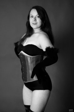 2018-10-21 Darya (DaryaM) in purple underbust corset worn over black boob-tube and high-waisted, black, Chinese control briefs worn as hotpants