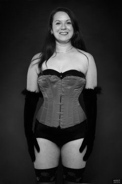 2018-10-21 Darya (DaryaM) in red Vollers oerbust corset worn over black boob-tube and high-waisted, black, Chinese control briefs worn as hotpants