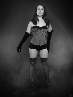 2018-10-21 Darya (DaryaM) in red Vollers oerbust corset worn over black boob-tube and high-waisted, black, Chinese control briefs worn as hotpants