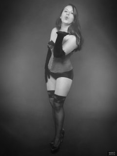 2018-10-21 Darya (DaryaM) in red Vollers oerbust corset worn over black boob-tube and high-waisted, black, Chinese control briefs worn as hotpants