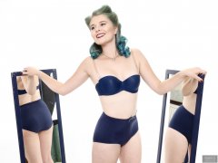 2018-11-04 Sophie Pixie mirror shot, in blue chinese bra and matching girdle