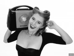 2018-11-04 Sophie Pixie with vintage Ferguson radio, in black bolero posture top, black strapless bra and black control briefs worn as hotpants