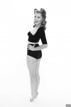 2018-11-04 Sophie Pixie in black bolero posture top, black strapless bra and black control briefs worn as hotpants