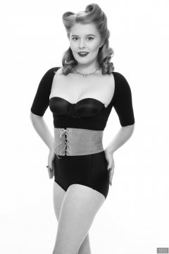 2018-11-04 Sophie Pixie in black bolero posture top, black strapless bra and black control briefs worn as hotpants
