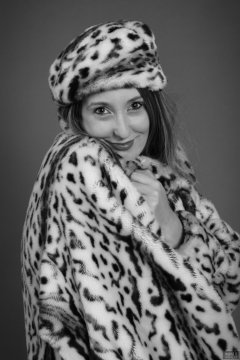2018-11-17 Madame Cerise in furs during her Christmas Shoot