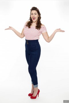 2018-12-15 Darcy Bennet in her own top and vintage-style blue denim jeans
