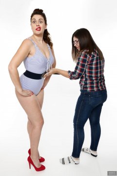 2018-12-15 Darcy Bennet - tight belt used as impromptu waist-nipper