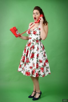 2018-12-15 Darcy Bennet in her own summer dress