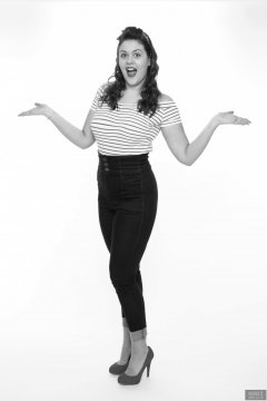 2018-12-15 Darcy Bennet in her own top and vintage-style blue denim jeans