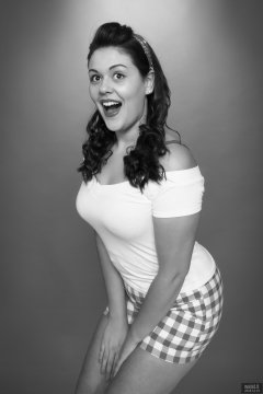 2018-12-15 Darcy Bennet in her own white top and white and red check shorts