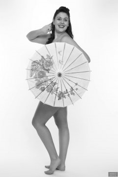 2018-12-15 Darcy Bennet classic pinup pose with umbrella