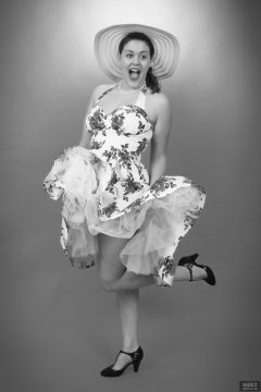 2018-12-15 Darcy Bennet in her own summer dress