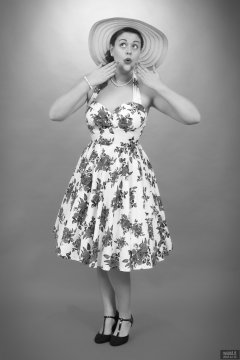 2018-12-15 Darcy Bennet in her own summer dress