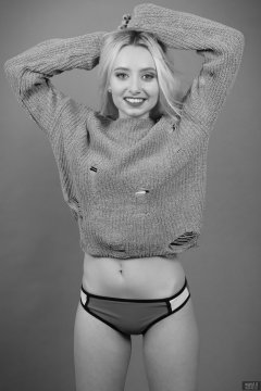 2019-01-12 Domii in ripped sweater and blue multi-coloured neoprene bikini bottoms