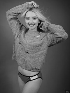 2019-01-12 Domii in ripped sweater and blue multi-coloured neoprene bikini bottoms