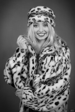 2019-01-12 Domii in fur coat, worn over golden bra and pantie girdle