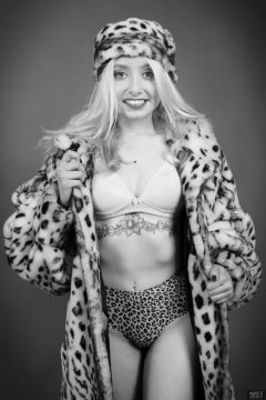 2019-01-12 Domii in fur coat, worn over golden bra and pantie girdle