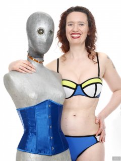 2019-03-30 Chiara shows off her fabulous figure in blue neoprene bikini