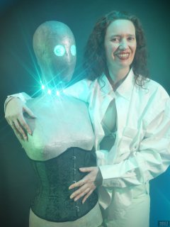 2019-03-30 Chiara in her own costume, posing for some special effects