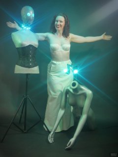 2019-03-30 Chiara in her own costume, posing for some special effects