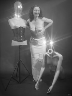 2019-03-30 Chiara in her own costume, posing for some special effects