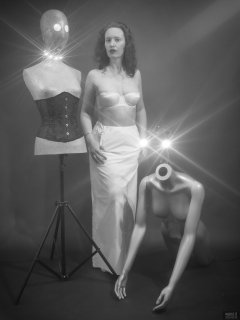 2019-03-30 Chiara in her own costume, posing for some special effects