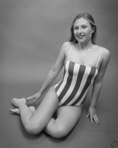 2019-05-04 Fabiene in her own vintage-style one-piece swimsuit