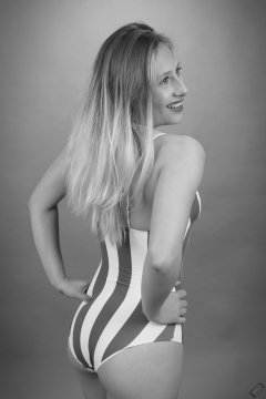 2019-05-04 Fabiene in her own vintage-style one-piece swimsuit