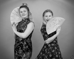 2019-05-04 Fabiene and CloEliza in dresses of contrasting styles