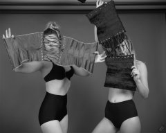 2019-05-04 CloEliza and Fabiene corset shock