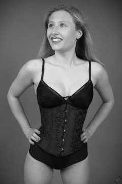 2019-05-04 Fabiene in black tightly-laced black underbust corset, over black bra and tight black lycra control-briefs, worn as hotpants
