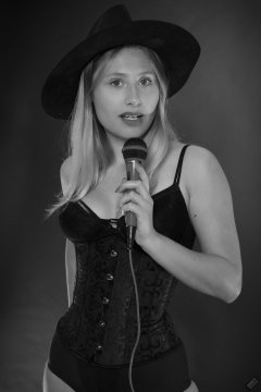 2019-05-04 Fabiene in black tightly-laced black underbust corset, over black bra and tight black lycra control-briefs, worn as hotpants