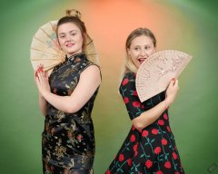2019-05-04 Fabiene and CloEliza in dresses of contrasting styles