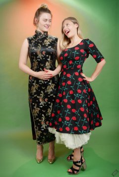 2019-05-04 Fabiene and CloEliza in dresses of contrasting styles