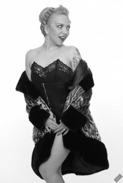 2019-05-25 KL Modelling - in her own black corset worn over black strapless bra top and black Style 210 control briefs, worn as hotpants