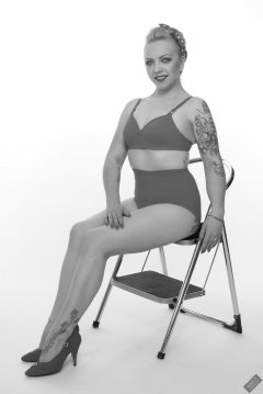 2019-05-25 KL Modelling - in bright red Chinese vintage-style bra and pantie girdle